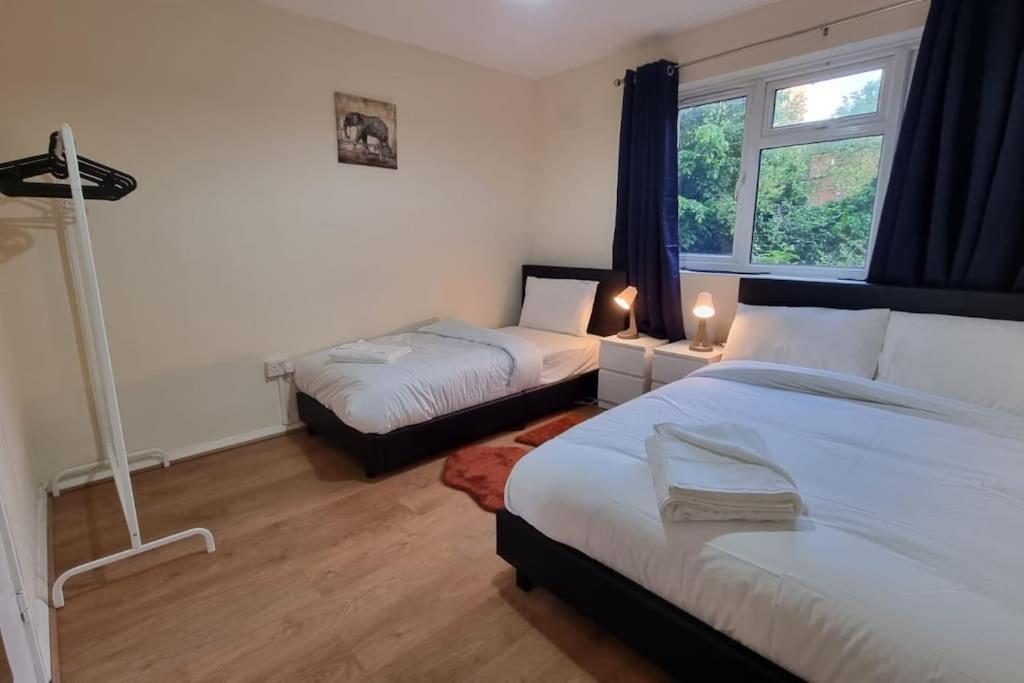 2 Bedroom Apartment In Kennington Londen Buitenkant foto